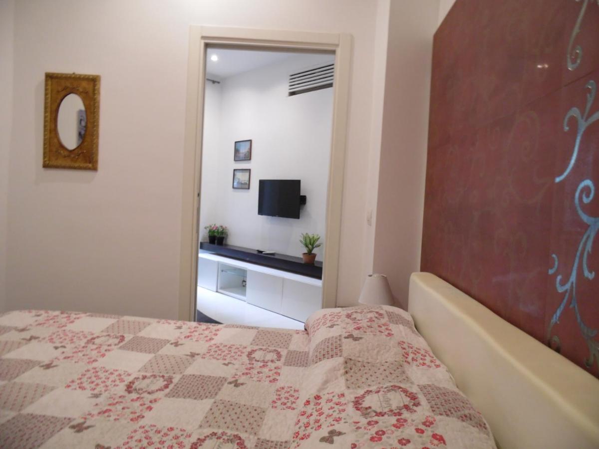 Giomar Appartement Napels Buitenkant foto