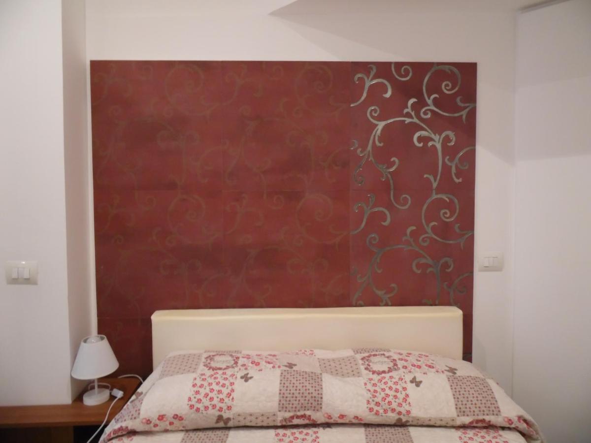 Giomar Appartement Napels Buitenkant foto